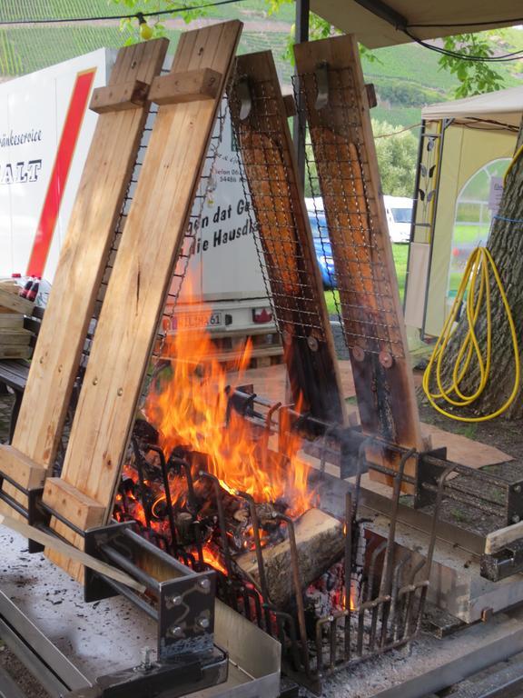 Juffer Flair Restaurant Gaestehaus Brauneberg Bagian luar foto