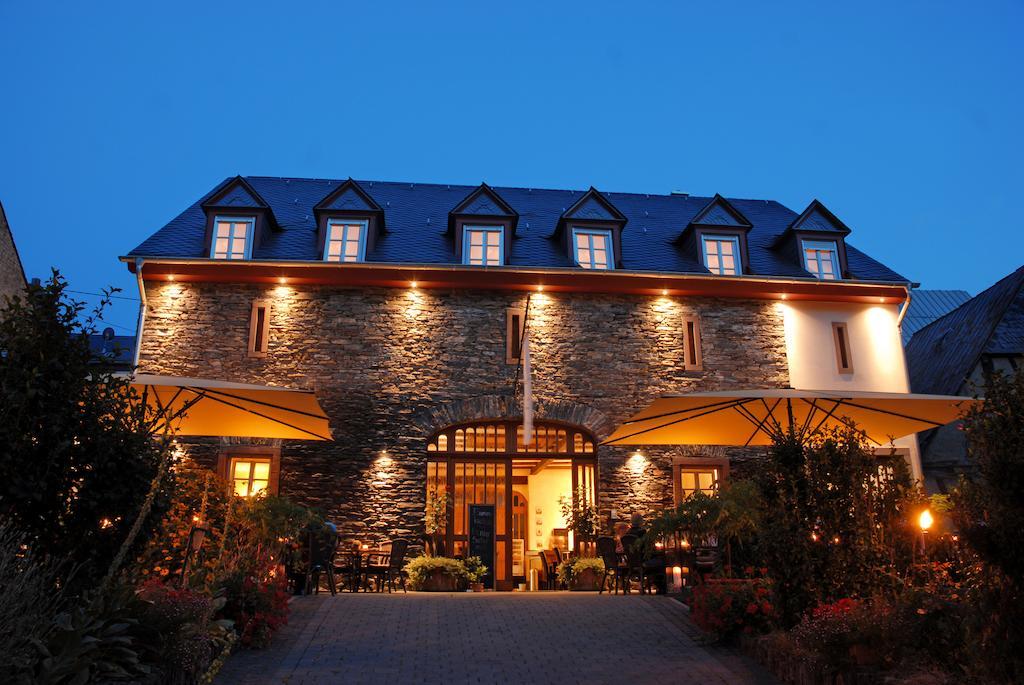 Juffer Flair Restaurant Gaestehaus Brauneberg Bagian luar foto